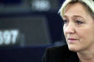  Marine Le Pen défie les autorités judiciaires
