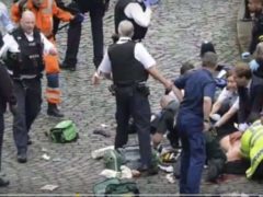 Un terroriste a jeté sa voiture sur les piétons sur le pont de Westminster (capture EuroNews)