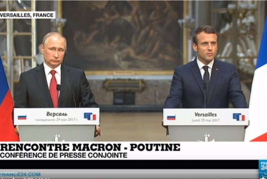 Macron-Poutine au château de Versailles (capture France24)