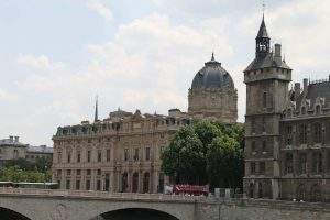 Tribunal de Commerce, Paris, Quai de l'Horloge, Île de la Cité. Alexander Johmann-Flickr, CC BY-SA