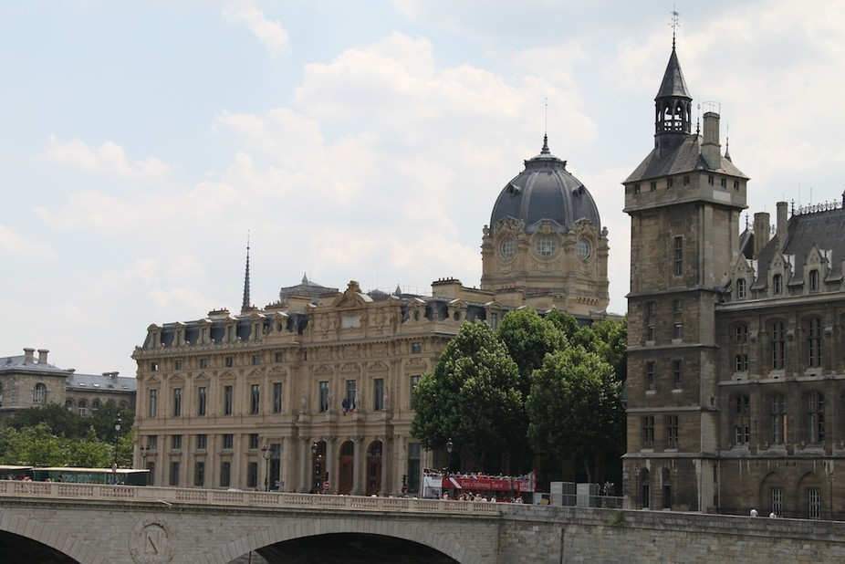 Tribunal de Commerce, Paris, Quai de l'Horloge, Île de la Cité. Alexander Johmann-Flickr, CC BY-SA
