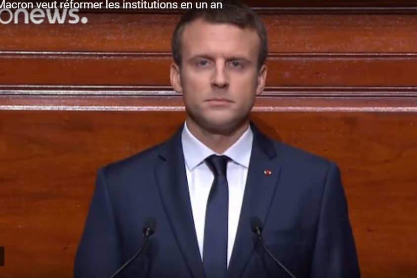 Emmanuel Macron devant les parlementaires réunis en congrès (capture EuroNews)