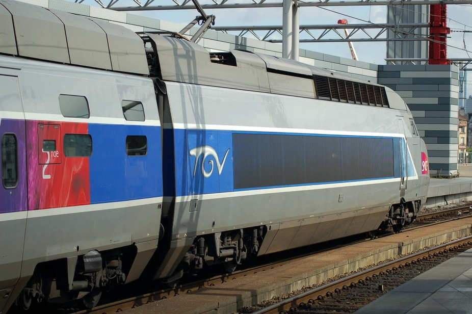 Le réseau de ligne à grande vitesse français, sur lequel roule le TGV, est l'un des plus importants au monde (plus de 2 000 kilomètres). Matt Thorpe-Flickr, CC BY-NC-ND