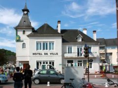 L'hôtel de ville de Jurançon, commune des Pyrénées-Atlantiques, 7 142 habitants. TempoPyrénées/Flickr, CC BY-NC