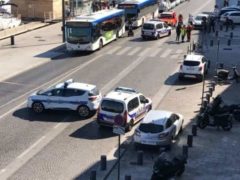 Un déséquilibré percute deux abribus à Marseille, un mort, un blessé (@actu17)