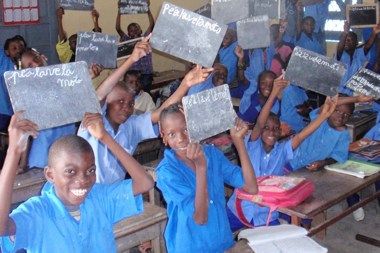 Classe de J1 - Ecole Spéciale de Brazzaville (Congo) (commons.wkimedia)