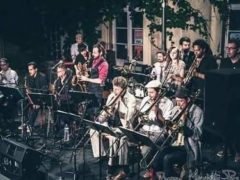 Le Nancy Ska Jazz Orchestra est un Big Band de 16 musiciens qui explore le style skajazz