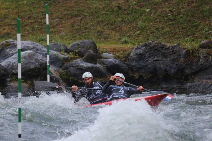 Gauthier Klauss et Mathieu Peche, champions du monde de canoë-kayak, 
