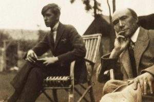 Marc Allegret et André Gide en 1920, photo prise par Lady Ottoline Morrell (1873-1938). Wikimedia Commons