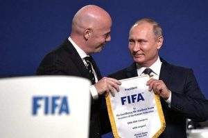 Vladimir Poutine et la Russie accueillent la Coupe du monde de football (en.kremlin.ru)