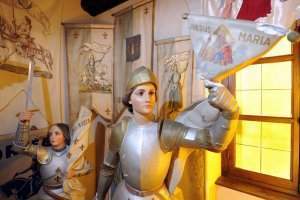 Jeanne d'Arc a inspiré plus de 20.000 livres, 5 opéras, une quarantaine de films (collection personnelle de Roland Nex)