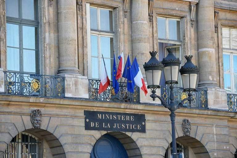 La réforme de la Justice divise les magistrats (Photo credit: HBarrison on Visualhunt / CC BY-NC-SA)