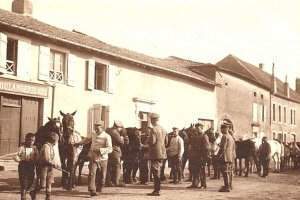 Troupes allemandes dans le village de Conflans-en-Jarnisy (Meurthe-et-Moselle) Norbert Antoine/Geneanet, CC BY-NC-SA