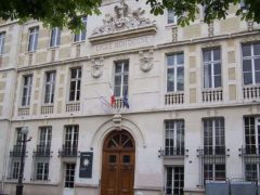 Lycée Montaigne, rue Auguste-Comte, Paris (LPLT / Wikimedia Commons)