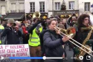 Facebook vidéo La-bas si j'y suis