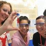 Les carrières scientifiques attirent aussi les femmes (Photo credit: Argonne National Laboratory on VisualHunt.com / CC BY-NC-SA)