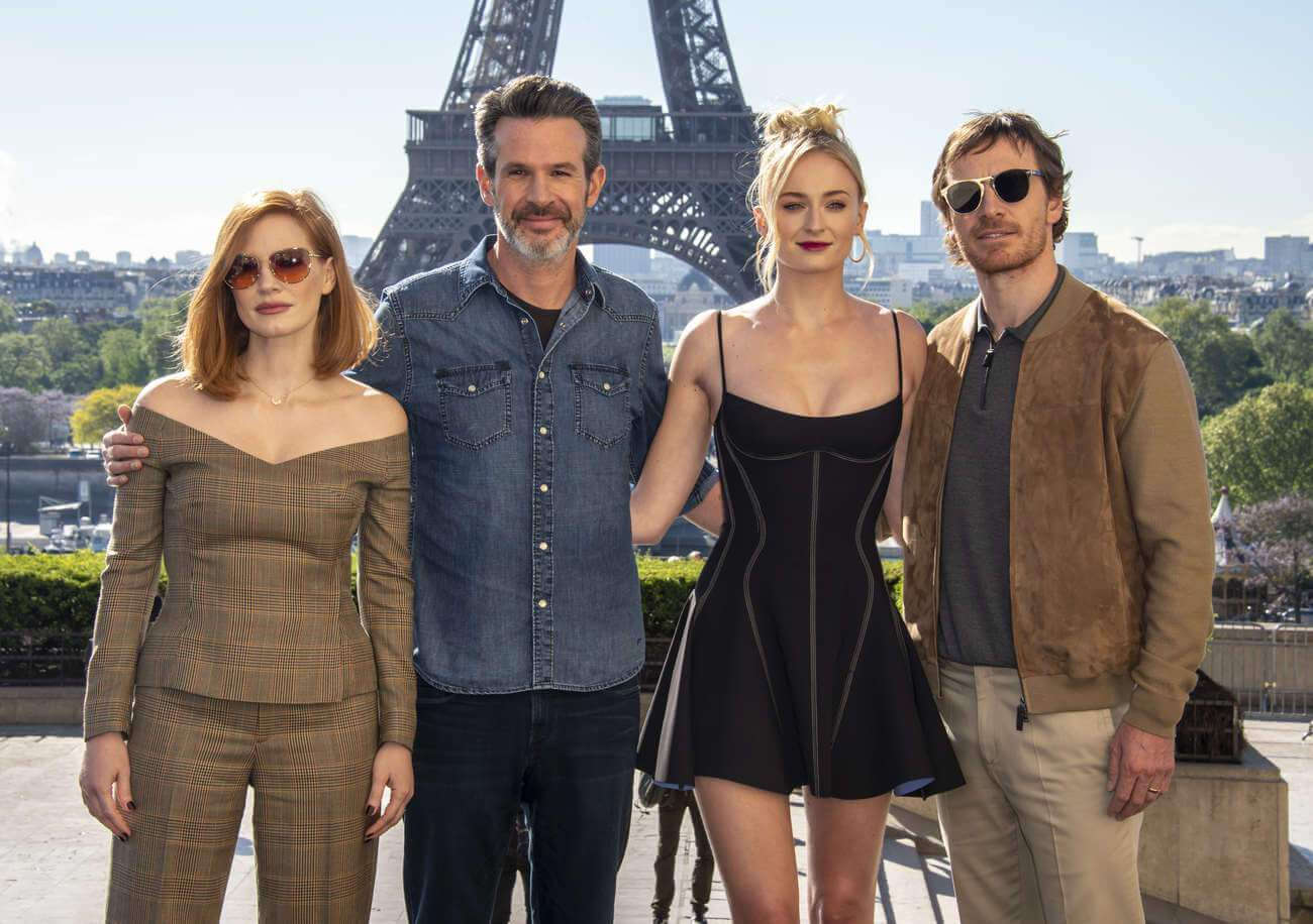 Jessica Chastain, le réalisateur Simon Kinberg, Sophie Turner, et Michael Fassbender, lors de la conférence de presse parisienne au Trocadéro.