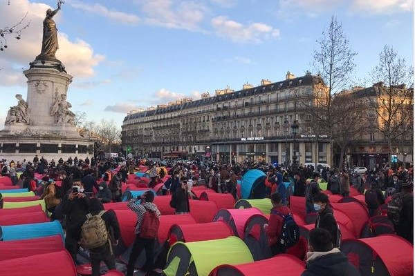 Place de la République à Paris (photo Utopia 56)