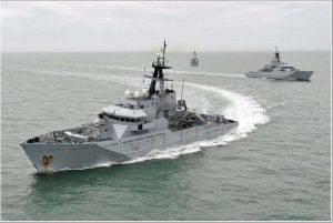 Photocredit Crown Copyright Navires de protection des côtes britanniques dans la Manche".