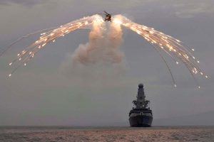 HMS Defender a franchi la frontière maritime de la Russie en mer Noire-2