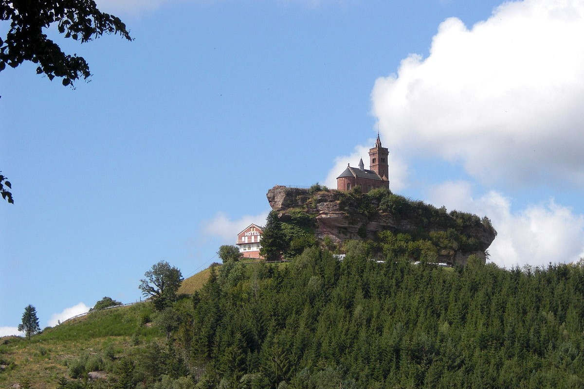 Rocher de Dabo (francois from Strasbourg, france, CC BY 2.0, via Wikimedia Commons)