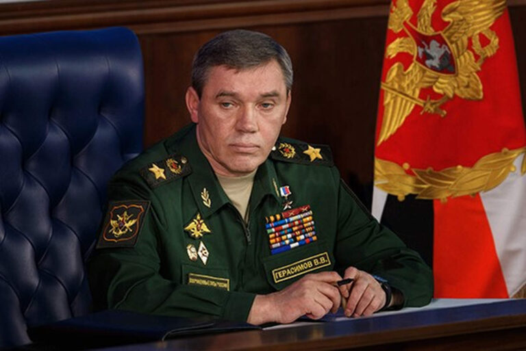 Le général Guerassimov (Mil.ru, CC BY 4.0, via Wikimedia Commons)