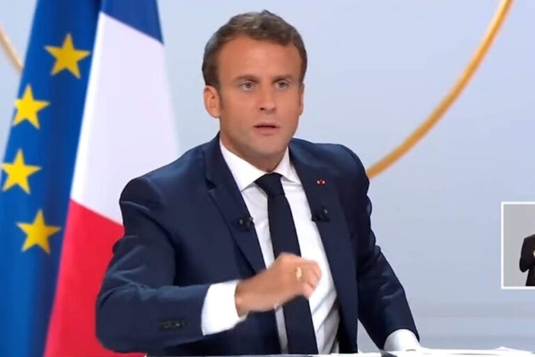 Conférence de presse d'Emmanuel Macron en 2019 sur les retraites (capture Dailymotion)
