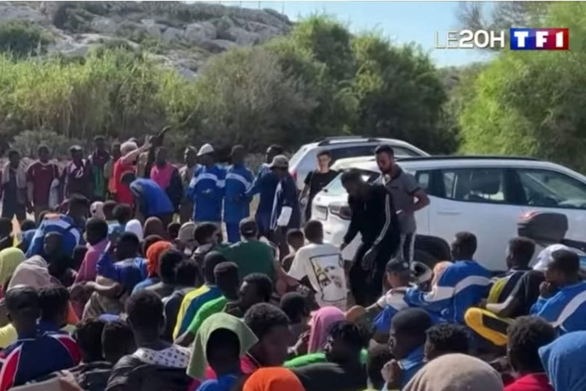 Afflux massif de migrants à Lampedusa (Capture TF1)