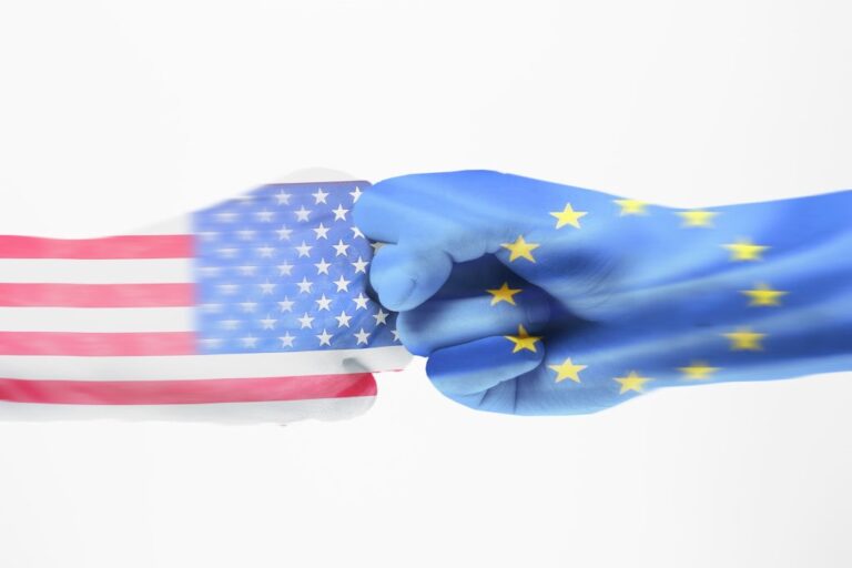 « EU vs USA » par Timo Klostermeier via ccnull.de, CC-BY 2.0