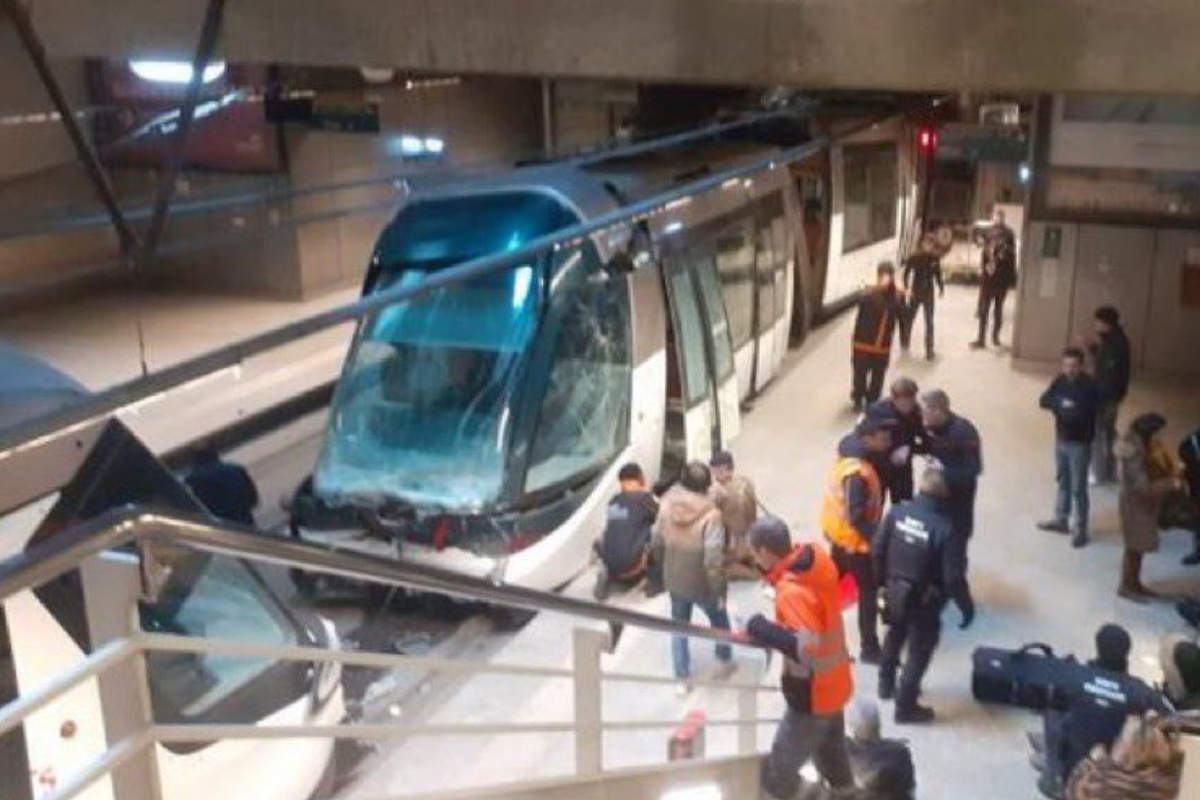 Nez-à-nez entre deux tramways à Strasbourg (capture X UnserLand)