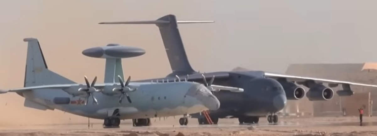 Avions chinois en Egypte (capture CCTV)