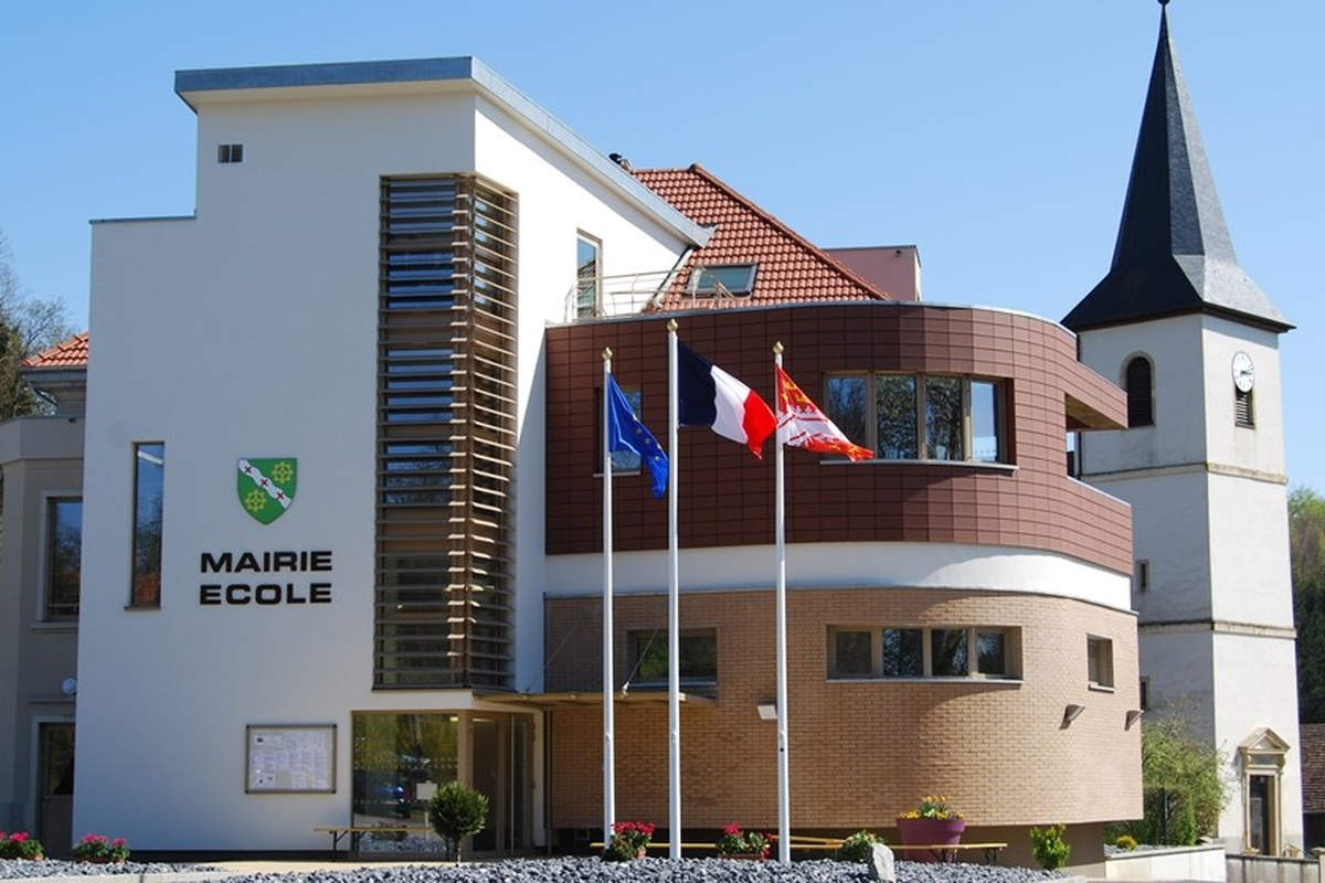 Mairie-école de Mooslargue (68)
