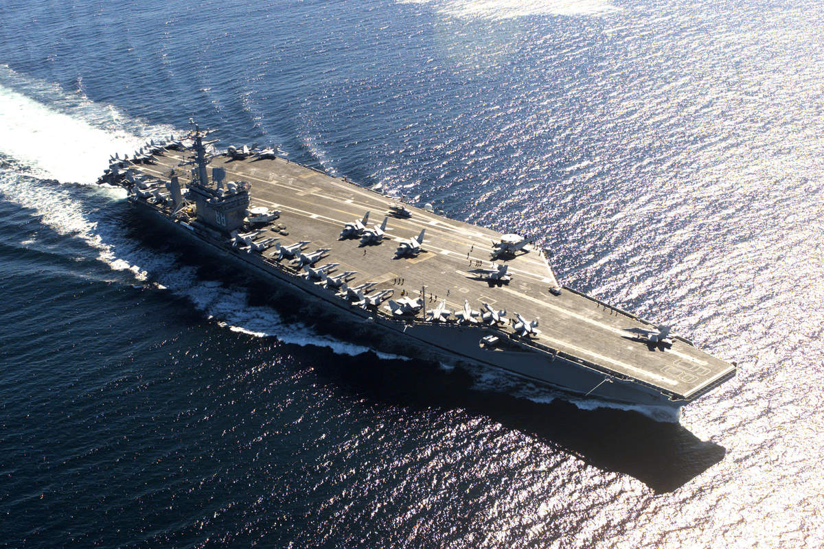 USS_Nimitz_in_Victoria_Canada_036