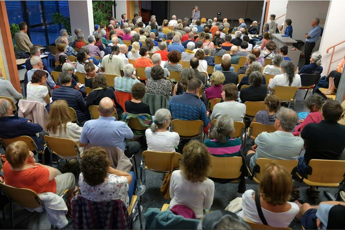 Hélène Banoun fait salle comble ( Réflexions citoyennes)