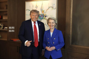 Trump et Von der Leyen (service audiovisuel de la Commission européenne, sous licence Creative Commons Attribution 4.0 (CC BY 4.0)