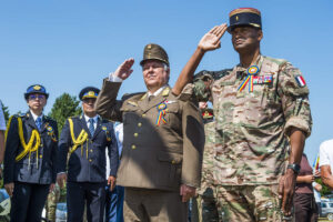 Le colonel Aguid et lr Général hongrois Sandor (Photo Jean-Christian Tirat)