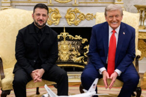 Donald Trump et Volodymyr Zelensky dans le bureau Ovale de la Maison-Blanche (Photo White House)