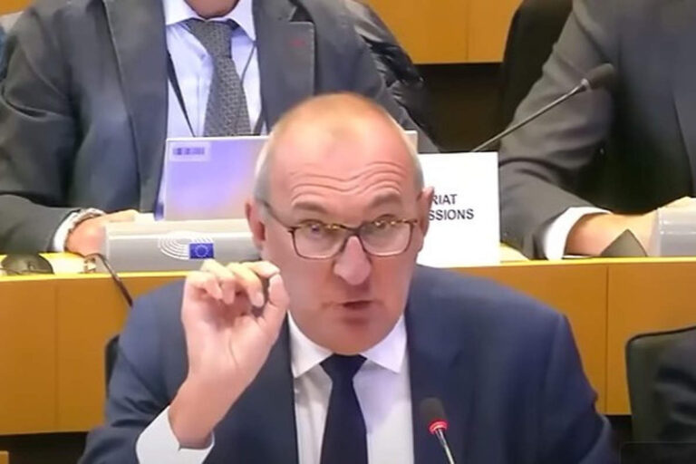 Pour Gilles Pennelle, député européen, les agriculteurs français et européens sont sacrifiés (capture intervention YouTube)