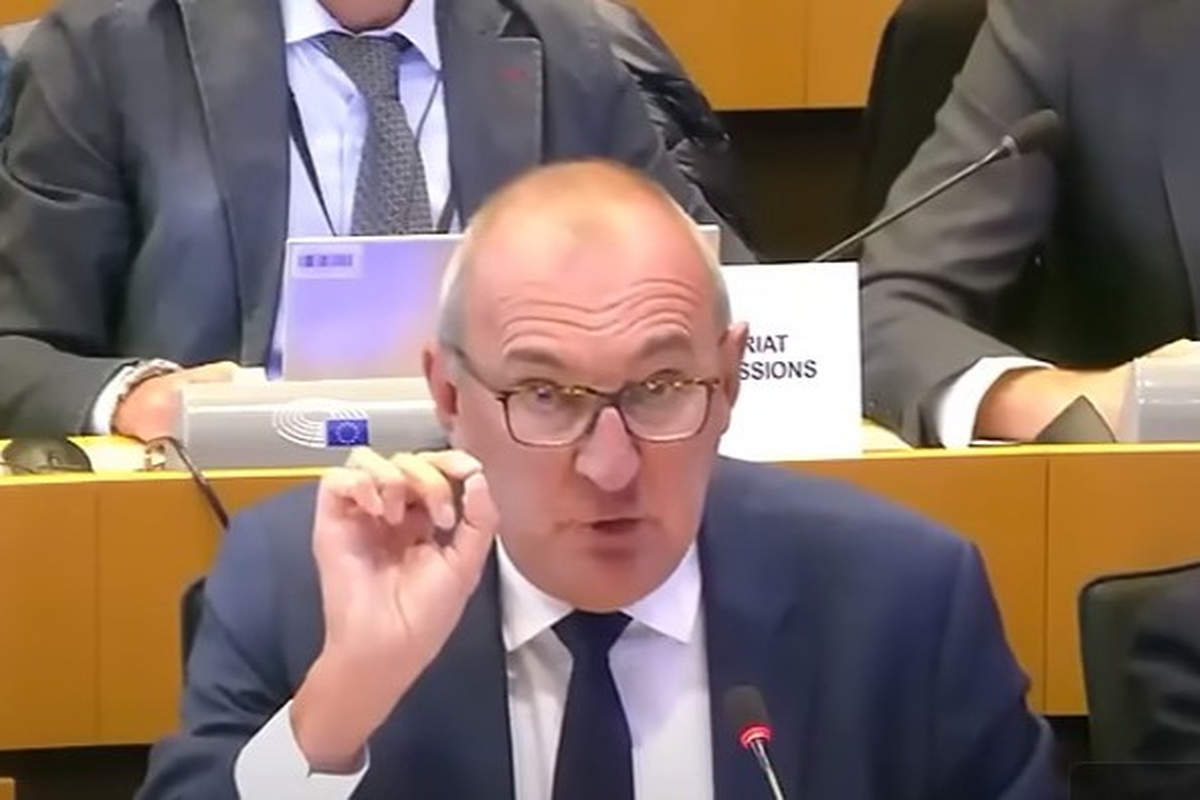 Pour Gilles Pennelle, député européen, les agriculteurs français et européens sont sacrifiés (capture intervention YouTube)