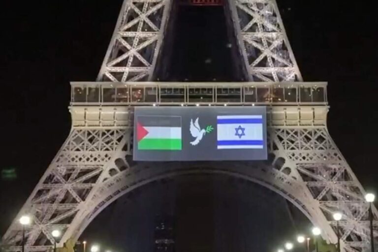 Les drapeaux palestinien et israélien sur la Tour Eiffel (capture X)
