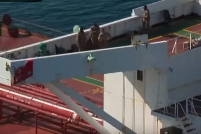 Le Pushpa arraisonné par la Marine Française (capture Euronews)