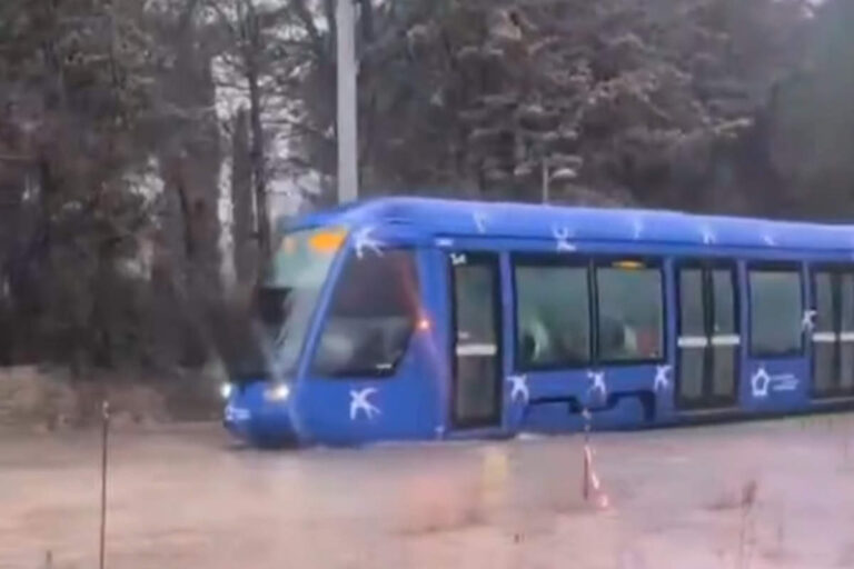 Le tram de Montpellier se prend pour un bateau (capture X)