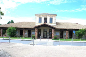 Mairie de Tresses (Wikipédia)