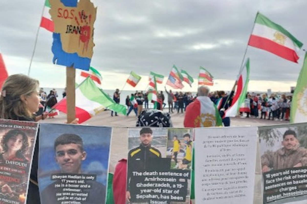 Manifestation d'Iraniens sur la promenade des Anglais visant à dénoncer les assassinats commis par le régime en place et revendiquait visiblement le retour du fils du dernier Shah d’Iran Mohammad Reza Pahlavi (DR)