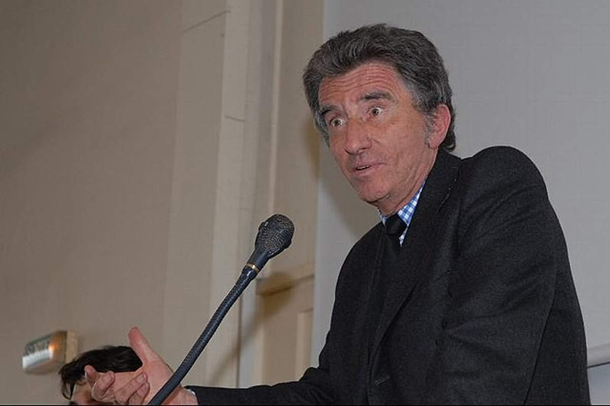 Jack Lang à l'IEP de Toulouse en 2007 (Wikimedia Commons)