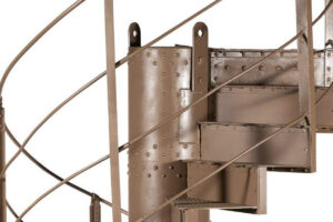 Gros plan sur l'escalier de la tour eiffel