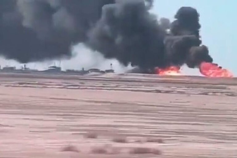 raffineries de pétrole en feu (capture X)