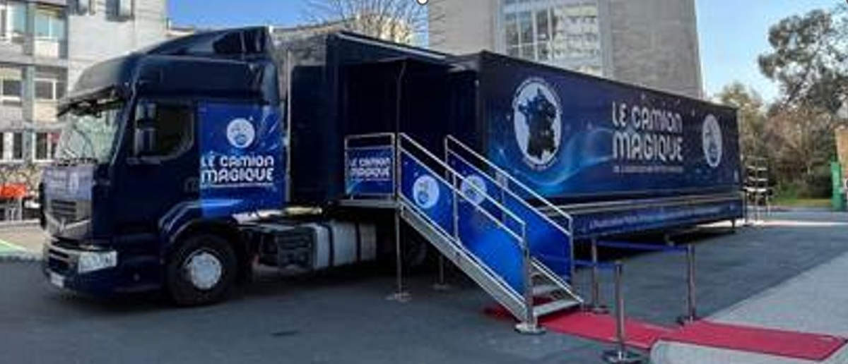 le camion magique de l’Association Petits Prince