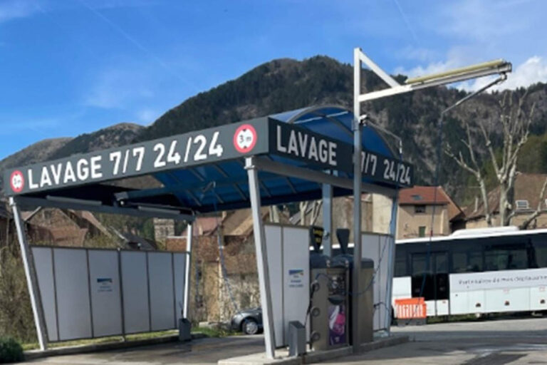 Station de lavage automobile à Corps, en Isèr (DR)