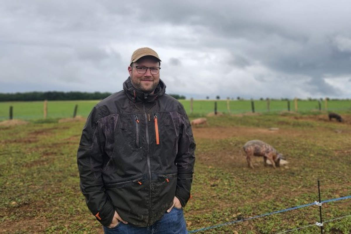 Vincent Mangeot sur sa ferme (Safer GE)